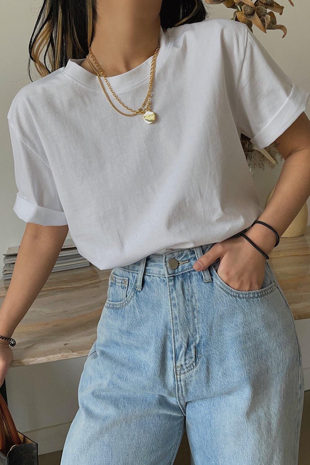 Women's T-shirt Outfit