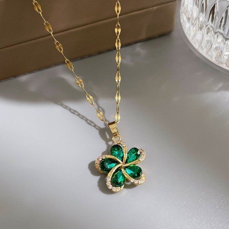 Pendant Necklaces
