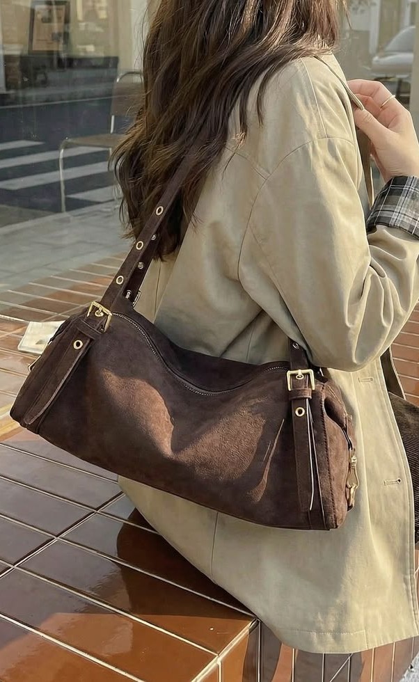 Shoulder Bags & Carryalls
